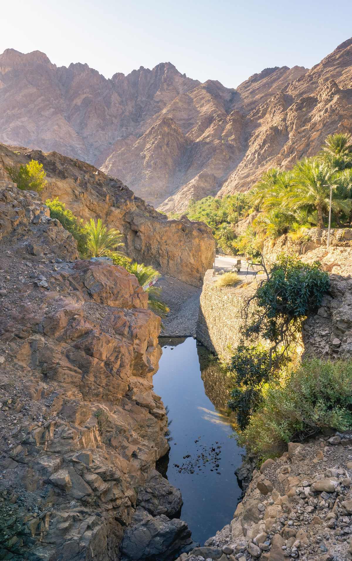 Wadi Shis — Wadi Shees filled with Water.jpg